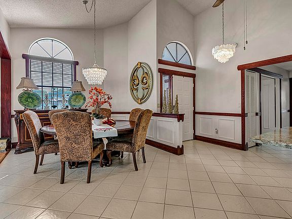 2nd image of 8142 Mimosa Place