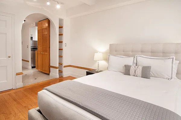 Rented by WAM Partners - William Moses Co. | media 24