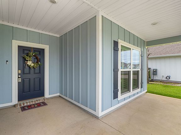 3rd image of 5978 Forest Bay Ave