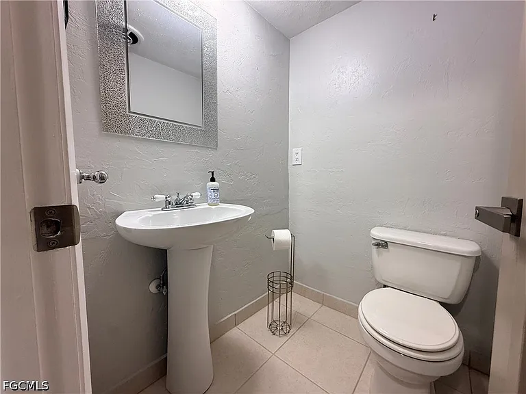 1608 SE 28th Ter #A28 — Photo 10