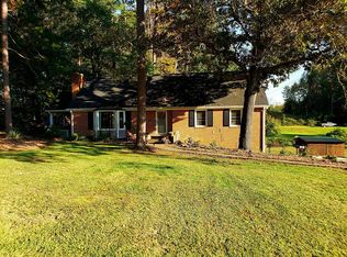8121 Larkhaven Rd, Charlotte, NC 28216