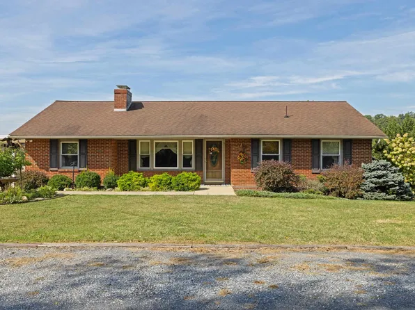 517 Old White Hill Rd, Stuarts Draft, VA 24477