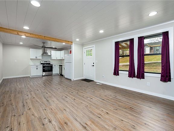 5th image of 605 E Oak St