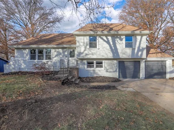 810 NE Cedar St, Lees Summit, MO 64086