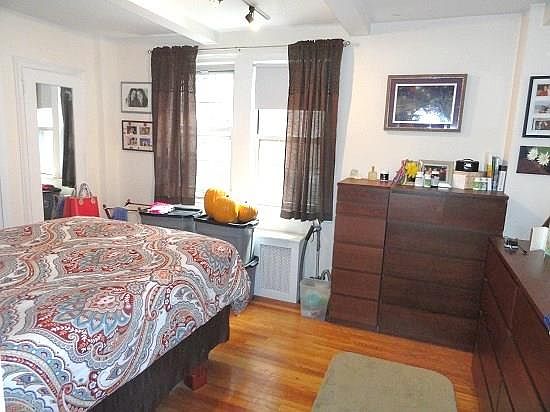 4th image of 324 E 41st St APT 404C