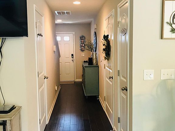 5th image of 545 Truman Dr