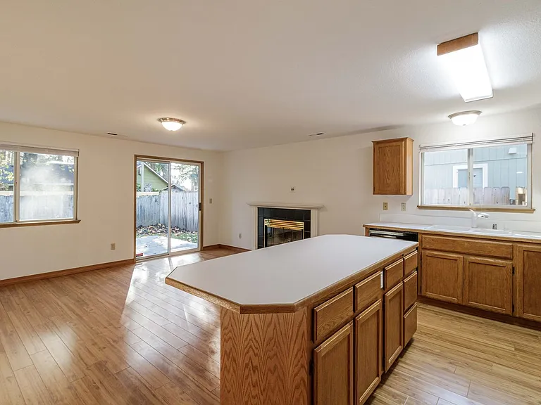 15213 NE 44th St — Photo 11