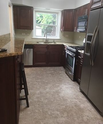 5th image of 108 Frederick Ave