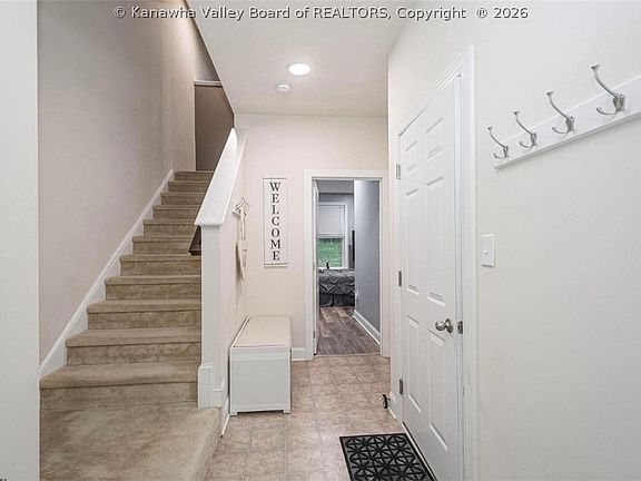3rd image of 104 Woodside Dr