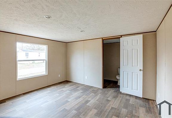 5th image of 3216 E 35th St