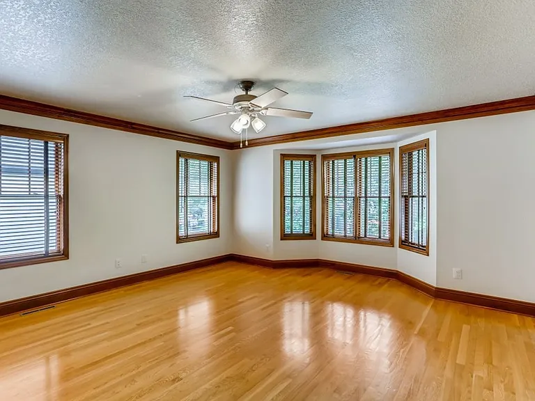 490 Laurel Ave — Photo 14