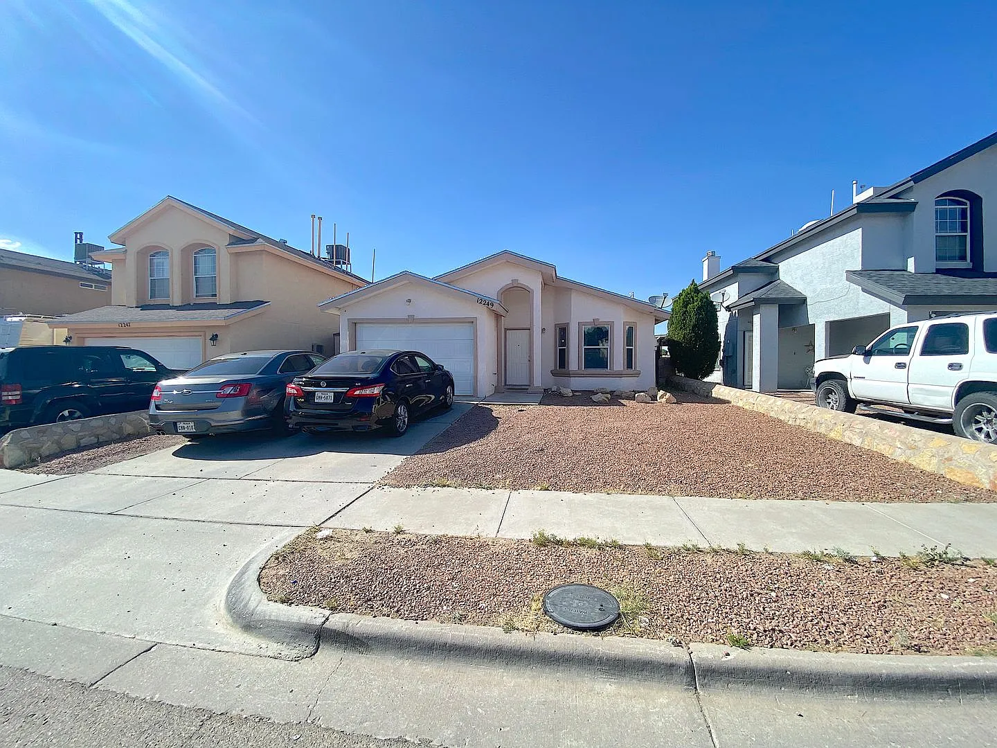 East El Paso 3 bed Refrig A/C — Photo 1