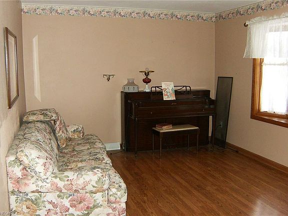 5th image of 119 Preston St