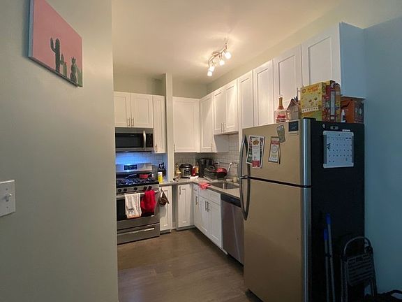 2nd image of 5018-20 S Blackstone Ave #104