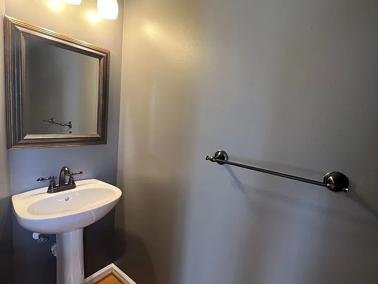 3705 Pendleton Ave — Photo 11