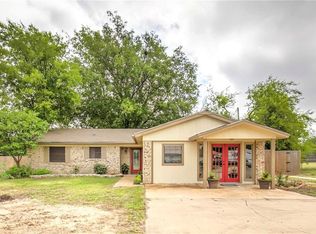 2015 Roberts Dr, Granbury, TX 76048