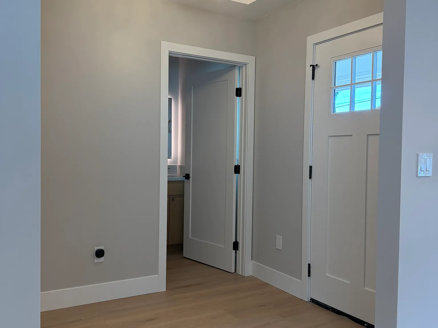 4 bed, 3.5 bath, 1650 sqft, $5,650 — Photo 4