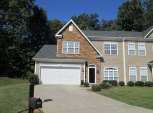 107 Chestnut Bend Dr, Greensboro, NC 27406
