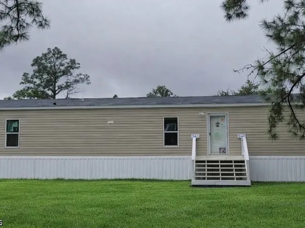566 Avenida Del Sur Ave, Clewiston, FL 33440