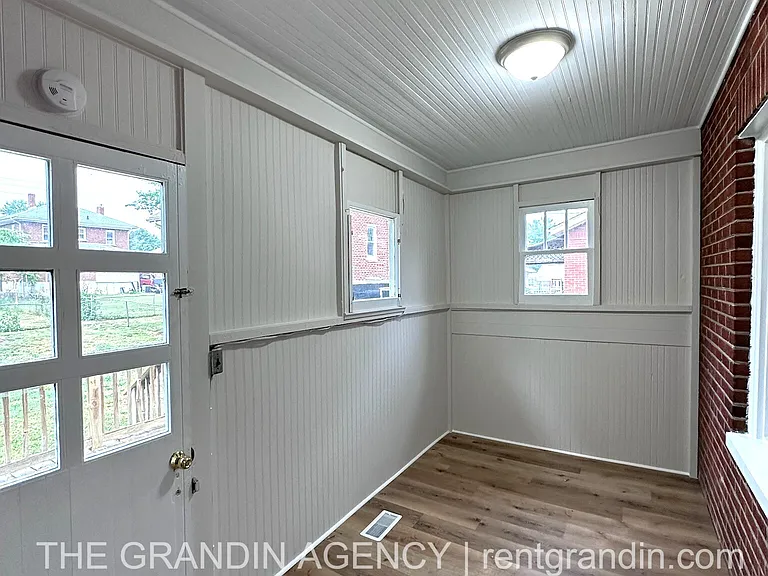 2818 Burton Ave NW #B — Photo 10