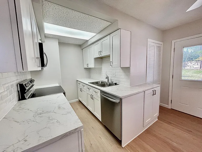 642 Lindemann Dr — Photo 5