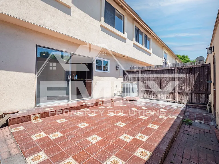 9781 S Karmont Ave — Photo 36