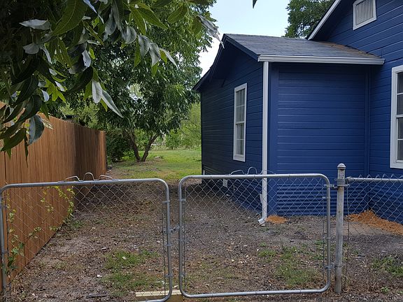 2nd image of 742 Kendalia Ave