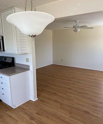 3rd image of 3584 Villa Ter #3586