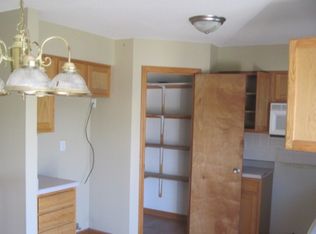 922 E 13th Ct, Eudora, KS 66025