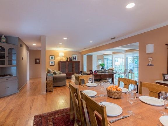 Family/dining room