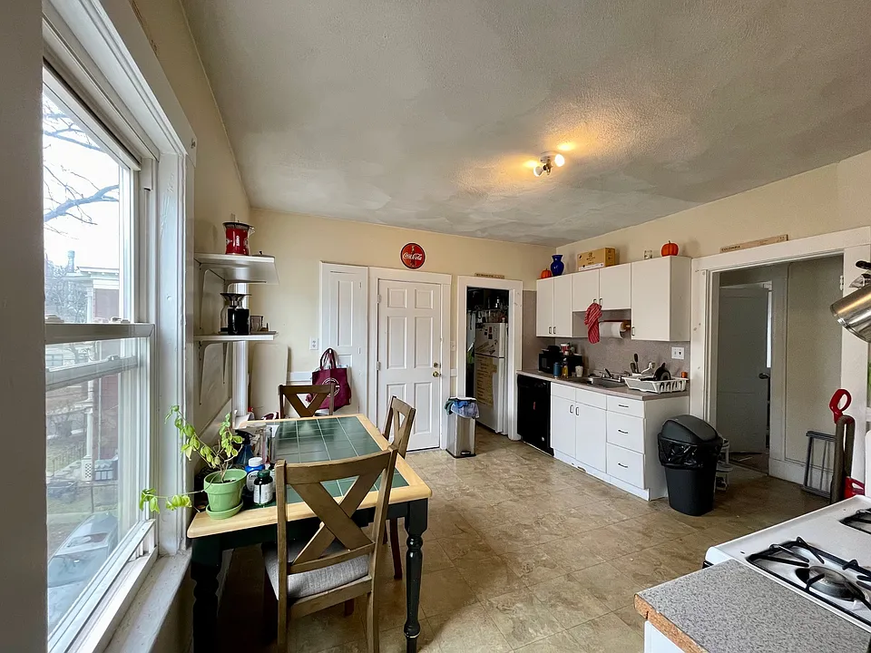 97 Kilsyth Rd #3X