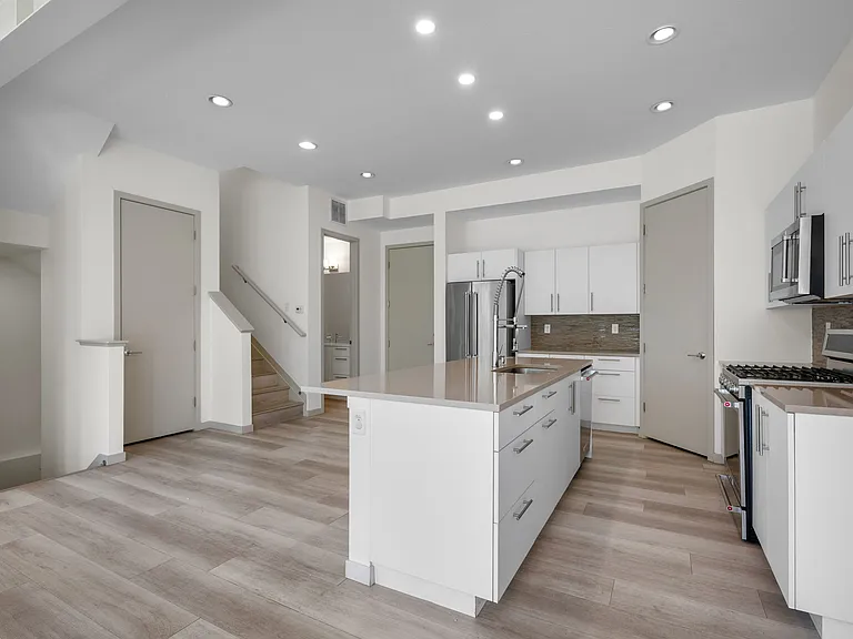 4015 Fenton Ct — Photo 12