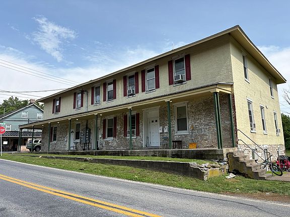 4th image of 100 S Hanover St #4