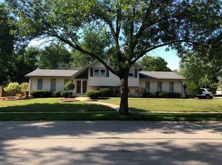 1002 Windsor Dr, Shorewood, IL 60404