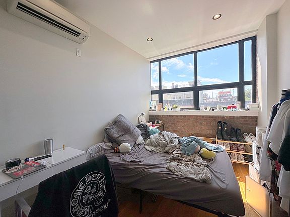 3rd image of 139 W 123rd St Penthouse F