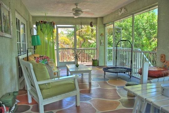 4th image of 316 S Coconut Palm Blvd