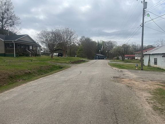 4th image of 21 Henderson St