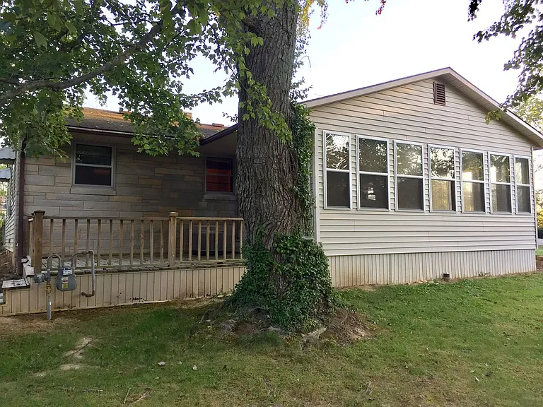 141 N Overhill Dr — Photo 15