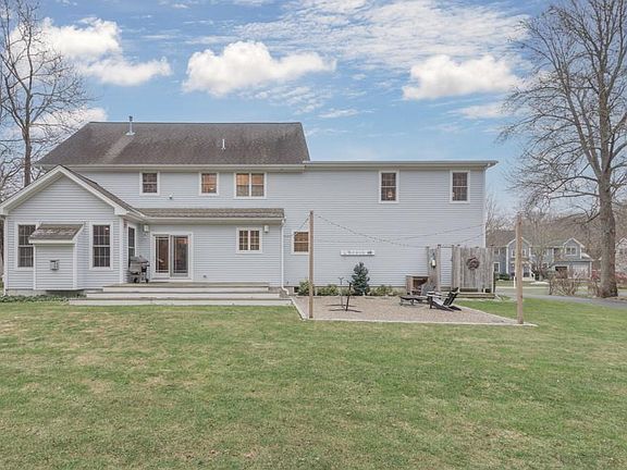 3rd image of 50 Windmill Dr