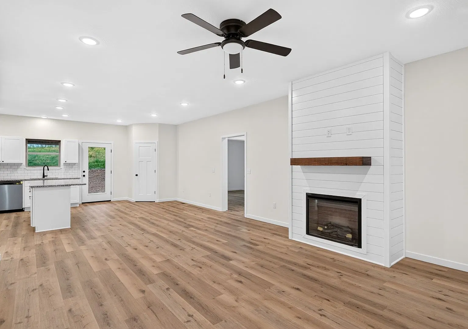 New Construction 4 Bedroom 2 Bathroom 2 Car Garage!! — Photo 3
