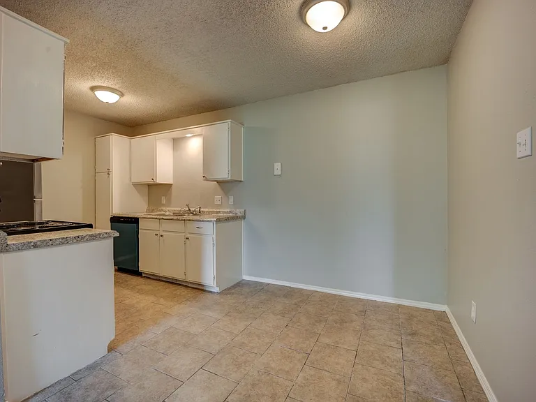 Ramsey Square Apartments — Photo 28