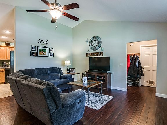 4th image of 9106 Weketa Cir
