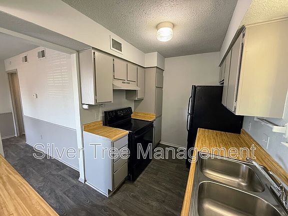 5th image of 4820 Wellesley Ave APT C