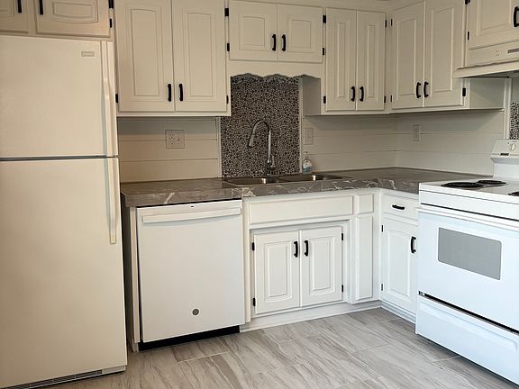 3rd image of 519B SE Morningside Dr