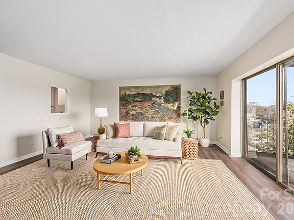 5th image of 1323 Queens Rd Unit 324