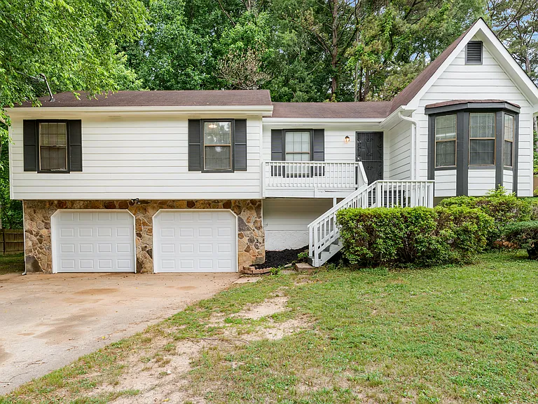 90 Edelweiss Dr — Photo 1