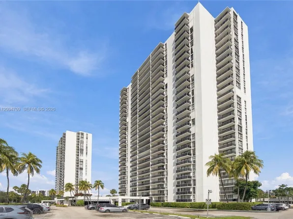 3675 N Country Club Dr APT 204, Aventura, FL 33180