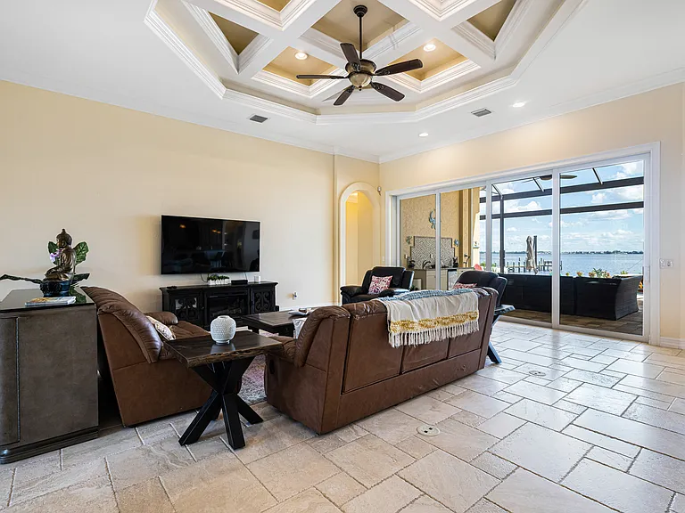 4470 Northshore Dr — Photo 7