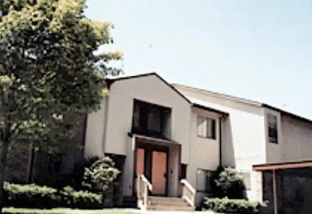 Woodcrest Apartments — Photo 2