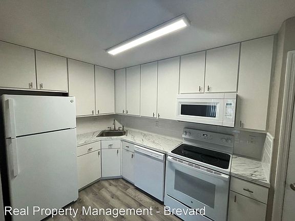 5th image of 4610 Lake Waterford Way #3